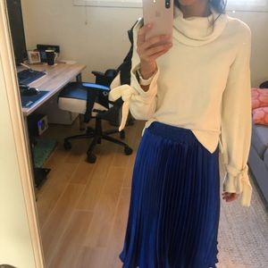 Cowl neck with tie sleeves